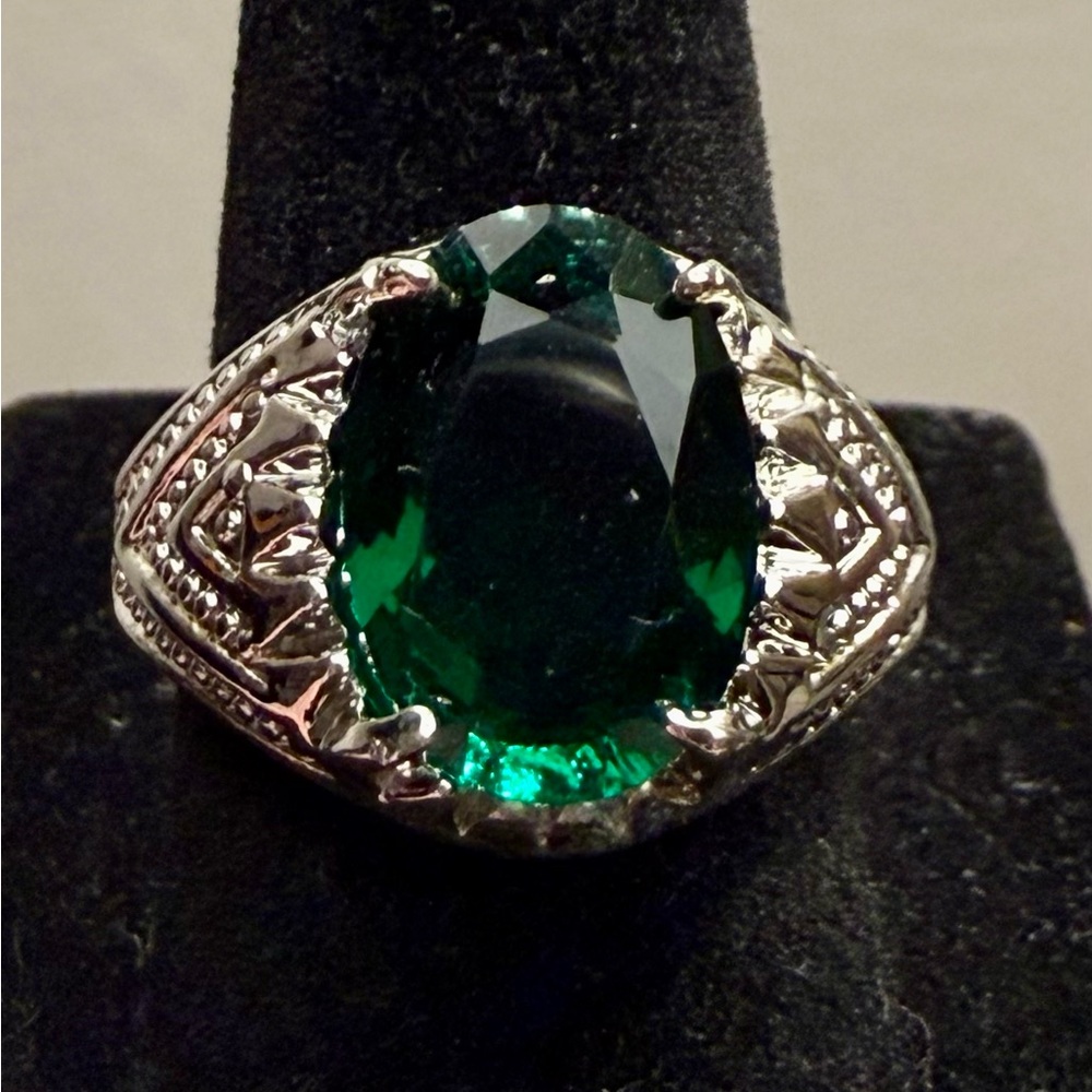 Ring - size 8.25 - silver tone stainless steel with green faux emerald stone New - Picture 4 of 9